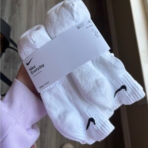 Nike Everyday White Crew Socks (6 Pack)